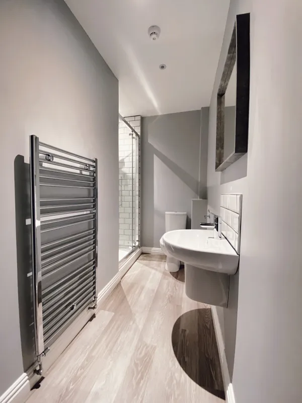 Flat E, 25 Lister Gate - Luxury 5 Bed City Centre Apartment - Thumbnail 23